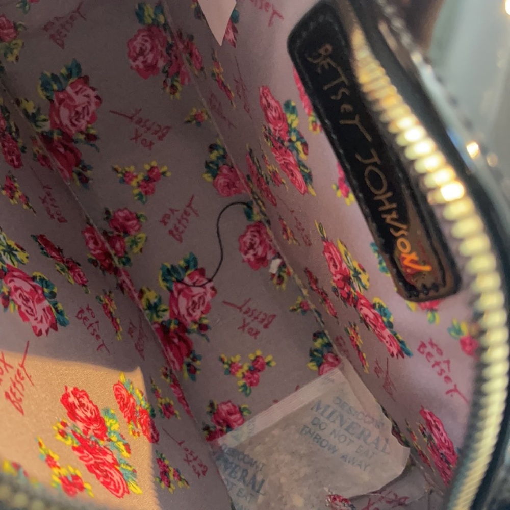 Betsy Johnson CAT crossbody purse 😻  🥰🎁 - Picture 8 of 8